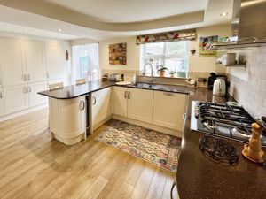 Kitchen- click for photo gallery